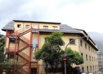 The Sagrada Família school in Andorra is betting on paper and pen in the face of students’ loss of concentration