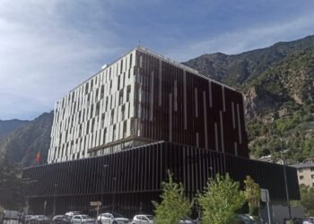 Courts of Andorra condemn two policemen for illegal detention but acquit them of degrading treatment