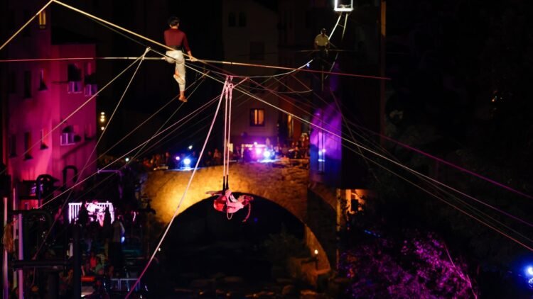 A balancing act marks the opening of the Caldes Festival in Escaldes-Engordany