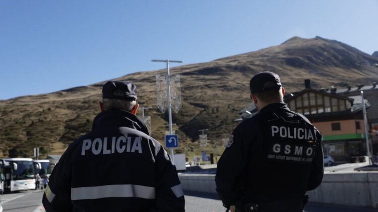 The defense of the two policemen will appeal the conviction for illegal detention for having applied a protocol in force for years in Andorra