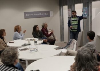Book clubs gain followers and consolidate waiting lists