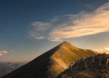 The viewpoint at the top of La Capa reopens the debate on the future of Pal Arinsal, in La Massana