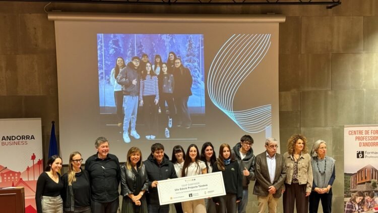 The Tandem challenges 63 students from Andorra to solve challenges from FC Andorra, Refesa and Carnet Jove