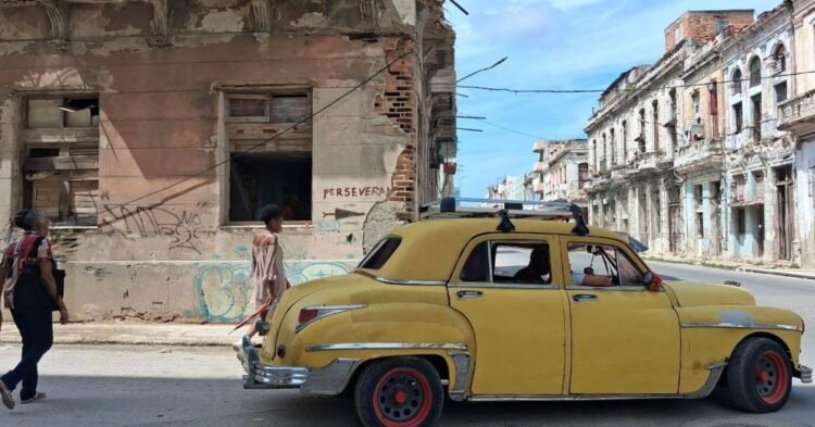 Chronicles of Havana: The chemist adds collapsed bodies to the landscape of Havana