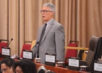 Independent Senator Vieira fires back at PM