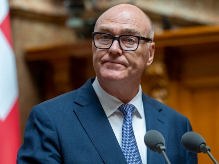 Swiss lawmakers grill defence minister over botched F-35 deal