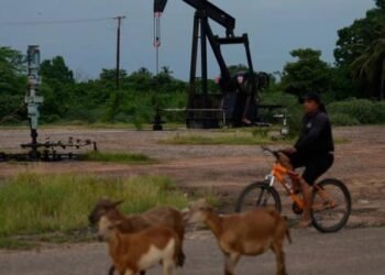 Chevron expected to announce expansion operations in Venezuela, US official says | Business