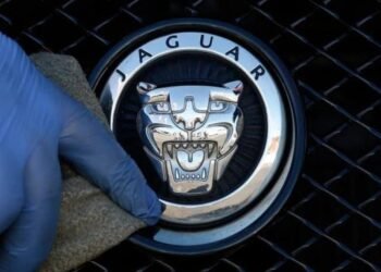 Jaguar Land Rover will cut 4,000 jobs to reduce costs and compete with China | Business
