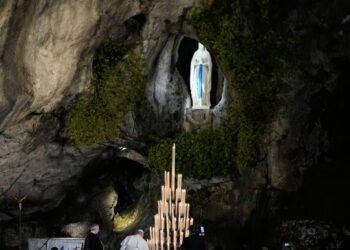 Pope Leo draws 800,000 people to central Paris for open-air Mass on iconic square | World News