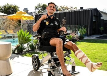 Warriors scoop major awards as wheelchair-bound Nathan Cleary takes Dally M Medal