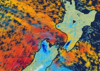 Snow, gale-force winds and heavy rain lash NZ as front moves north