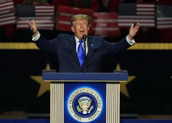 Bribes and lies: Trump makes desperate pitch at a half-full stadium