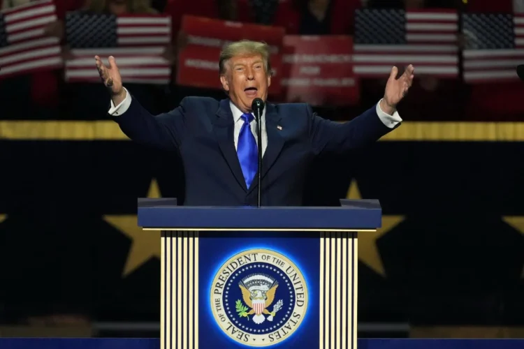 Bribes and lies: Trump makes desperate pitch at a half-full stadium