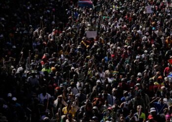 Nigeria says 2 of its nationals killed in South Africa as anti-migrant tensions flare