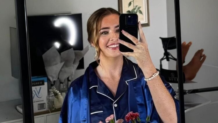 She was a Sydney high school teacher. Police allege she plotted a gangland murder with two teenagers
