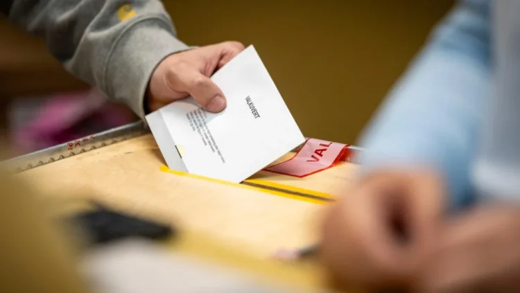 Swedish voters to choose a new parliament as hard right bids for role in government