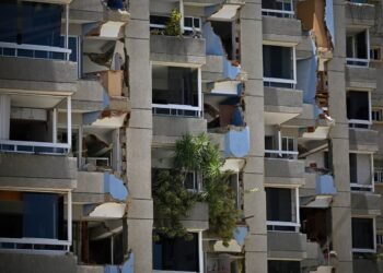 Venezuelan government calls on engineers and companies to repair buildings damaged by earthquakes