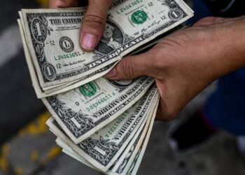 The dollar opens lower at S/3.36 with markets attentive to the Fed’s decision on the exchange rate