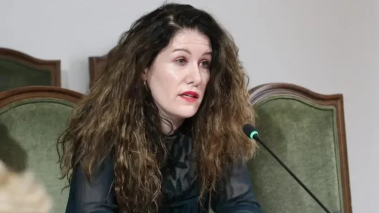 She was in Kosovo, the former director of SHISH, Vlora Hyseni, surrendered to the Albanian authorities in Morina – Shqip.com