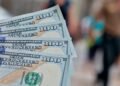 The price of the dollar closes lower at S/ 3.36 despite a slight global advance in the currency and exchange rate