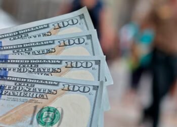 The price of the dollar closes lower at S/ 3.36 despite a slight global advance in the currency and exchange rate