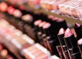 Mientras Sephora y Kiko Milano esperan, 70 nuevas empresas asiáticas ya entraron al mercado peruano, ¿por qué algunas llegan rápido y los gigantes demoran?