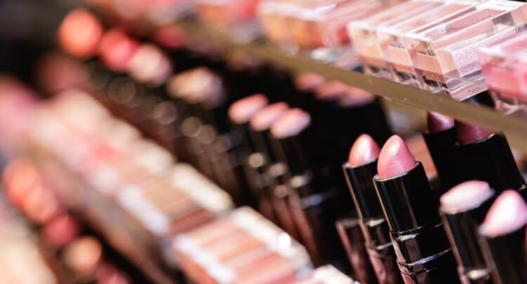 Mientras Sephora y Kiko Milano esperan, 70 nuevas empresas asiáticas ya entraron al mercado peruano, ¿por qué algunas llegan rápido y los gigantes demoran?