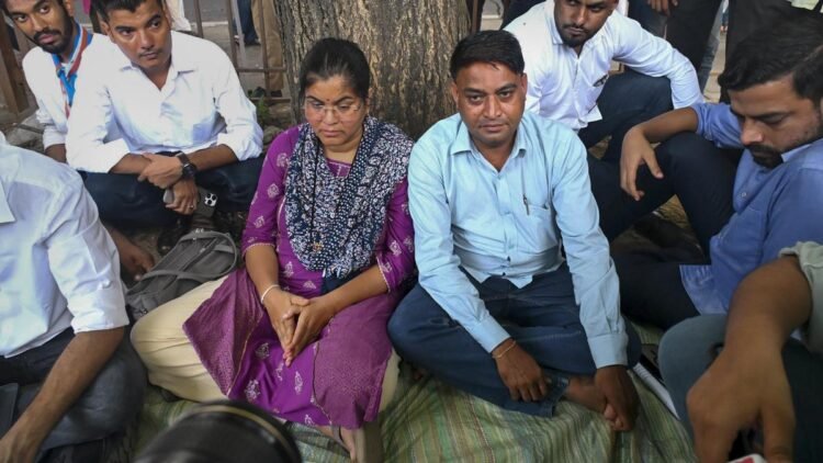 IIT-Bombay student death case: Parents say they were not allowed to enter campus; announce protest at Azad Maidan