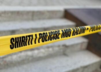 A woman is found dead lying on the ground in Fushë Kosovë, the police start an investigation