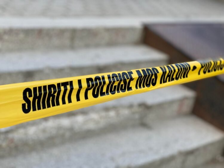 A woman is found dead lying on the ground in Fushë Kosovë, the police start an investigation