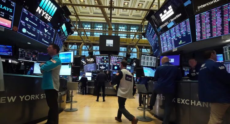 Wall Street closes in green after oil moderates, but posts weekly loss l markets l Wall Street