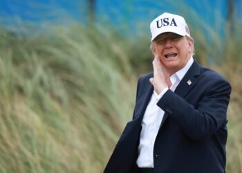 Trump asks Zelensky to stop attacking Russian refineries