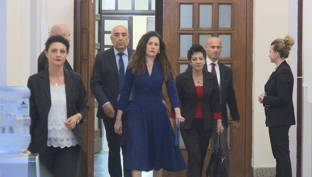 3 years at the head of SHISH – Why was Vlora Hyseni fired by Albin Kurti? – Shqip.com