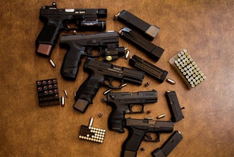 Surinamese (60) arrested in Miami for smuggling weapons to Suriname – de Ware Tijd