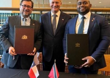 T&T signs air services agreement with Chile