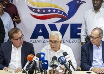 Opposition: Alliance for Venezuela demands electoral schedule and supports Machado