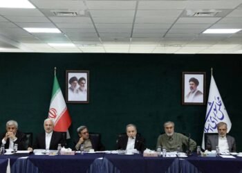 Iranian foreign minister informs MPs about legal convention on Caspian Sea
