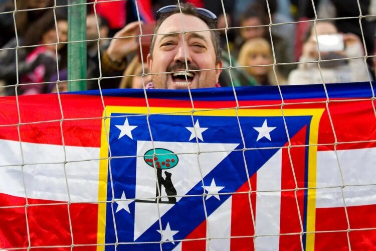 Atlético beats Real Madrid in a match marked by the VAR and the expulsion of Huijsen