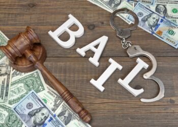 Vendor on $10 000 bail over wounding charge