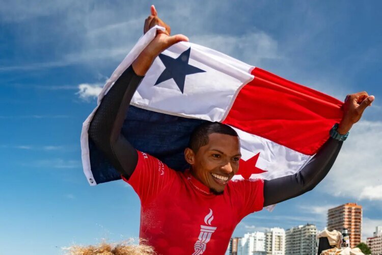 Panama adds another gold in the South American Games: Edwin Núñez is crowned bodyboard champion