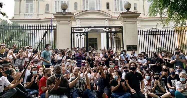 Cuba: The Government maintains its control mechanisms over culture