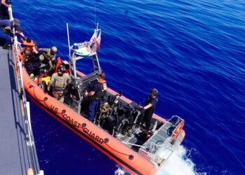 Immigration: The US Coast Guard repatriates 14 Cuban rafters