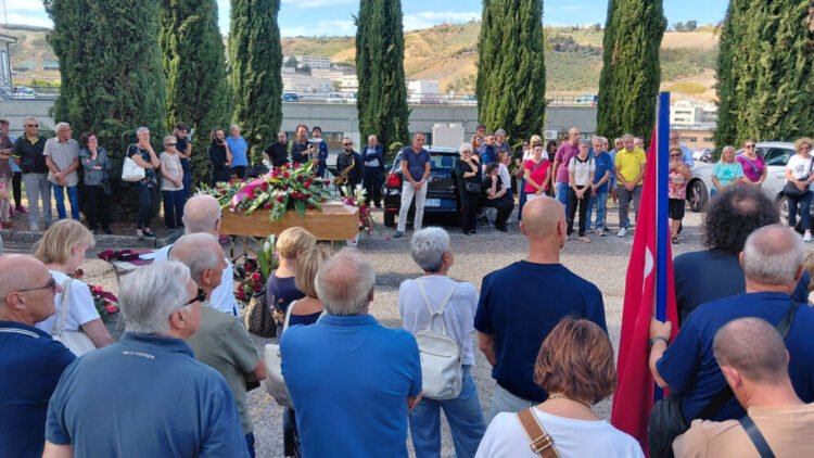 The last farewell to Marino Bartolini: the Internazionale, red flag, beautiful goodbye and a moved crowd