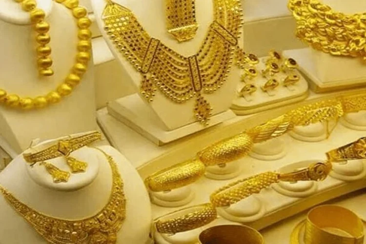 An ounce of gold is sold at $4140