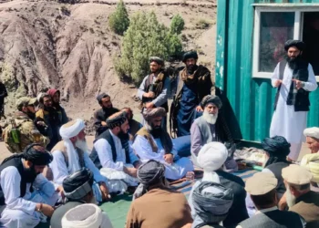 The governors of Logar and Nangarhar traveled to Azra district to resolve ethnic conflicts