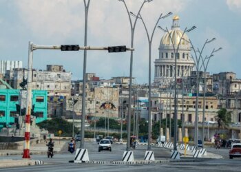 The United States Army is preparing for possible military action around Cuba, according to the ‘CBS’ network