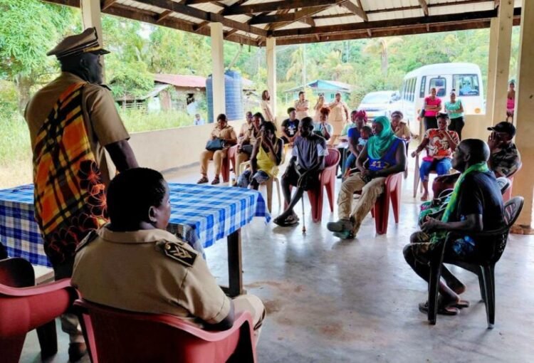 District Commissioner Marowijne-Zuidwest continues visits to villages – the Ware Tijd