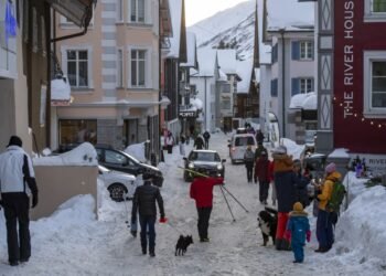 Swiss tourism expected to recover slightly this winter