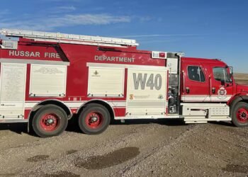 Gas plant fire east of Calgary leaves 1 in life-threatening condition
