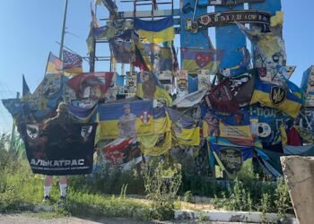 Why this Fredericton woman is walking a Ukrainian battalion flag across P.E.I.